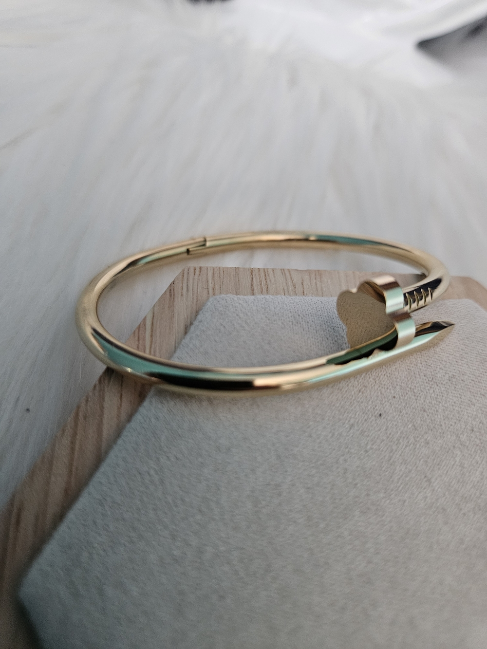 Gold Clover -Clasp Stainless Women's Bangle Bracelet